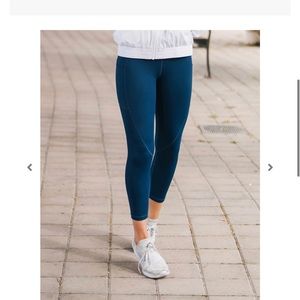 Light n tight cropped leggings